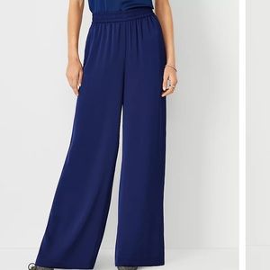 Ann Taylor Easy Wide Leg Pant. New with Tags